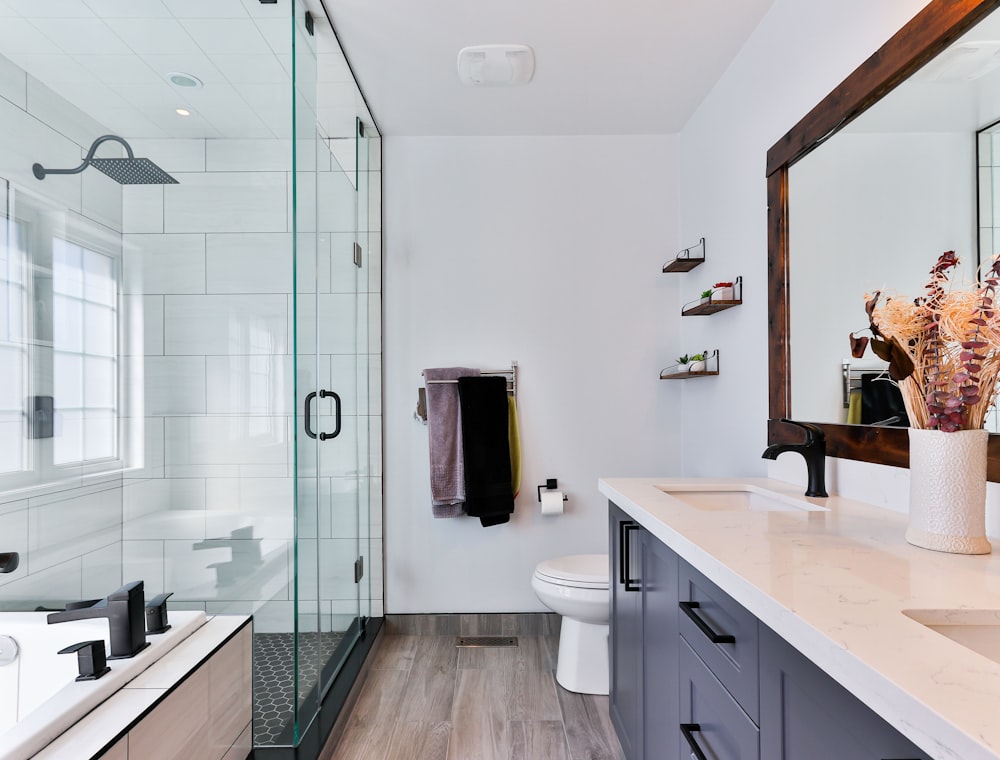 Clean, bright modern bathroom